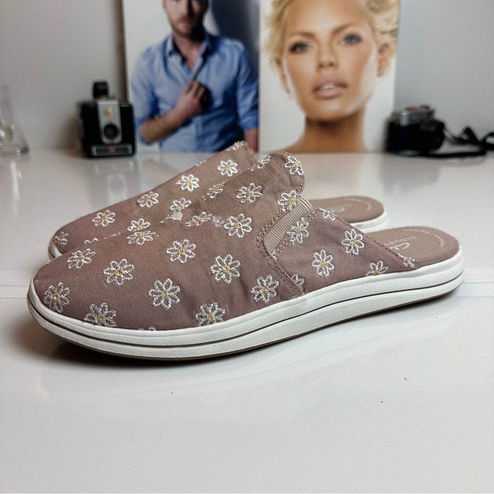 Clarks Cloudsteppers Floral Embroidered Mules | Cushioned Comfort Cottagecore